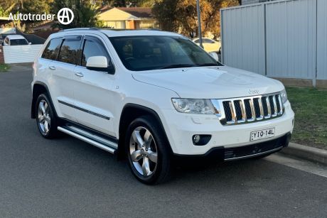 White 2012 Jeep Grand Cherokee Wagon Overland (4X4)