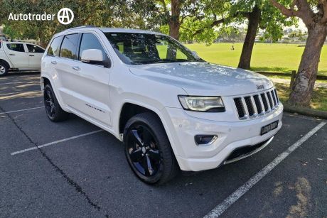 White 2013 Jeep Grand Cherokee Wagon Overland (4X4)