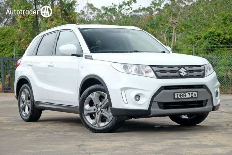 White 2015 Suzuki Grand Vitara Wagon Navigator (4X2)